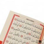 Lüks Kutu İçerisinde Seccade + Cam İnci Tesbih + 128 Sayfa Çanta Boy Kadife Yasin Seti - Görsel 4